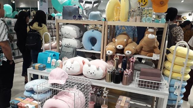 Selain makanan, Jepang juga terkenal dengan pernik hingga aksesoris unik nan manis. Kini, Anda bisa memburunya di gerai Okikodi.