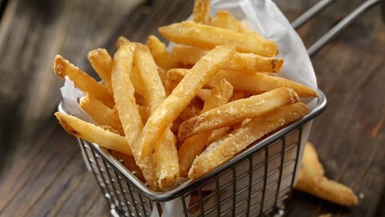 Berikut ini beberapa tips yang bisa Bunda coba untuk membuat kentang renyah ala french fries. Cocok nih untuk camilan di kecil di rumah saat akhir pekan.