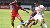 FOTO: Timnas Indonesia U-19 Hajar China 3-1 Timnas Indonesia U-19 tampil apik saat menghajar China 3-1 pada laga uji coba di Stadion Gelora Bung Tomo, Surabaya, Kamis (17/10).