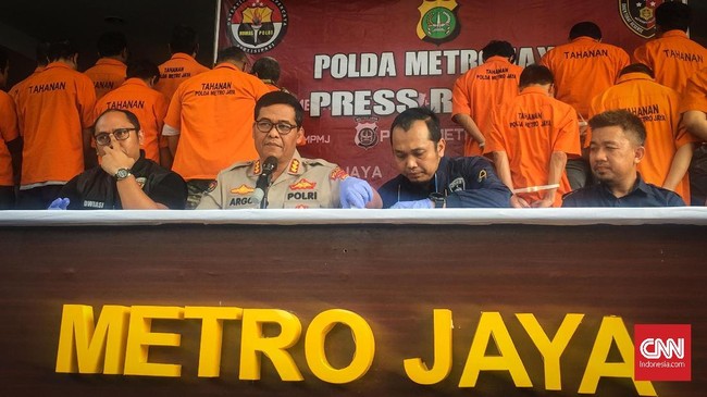 Muhidin Jalih dan Januar Akbar mengajukan penangguhan penahanan lantaran tak terlibat langsung dalam perencanaan aksi peledakan bom rakitan di Aksi Mujahid 212.