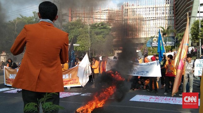 Mahasiswa Makassar akan menggelar aksi secara besar-besaran saat pelantikan Jokowi-Ma'ruf. Mereka menuntut penerbitan Perppu KPK dan penyelesaian kasus HAM.