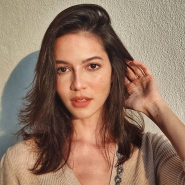 7 Pesona Juria Hartmans, Si Cantik Teman Dekat Gading Marten