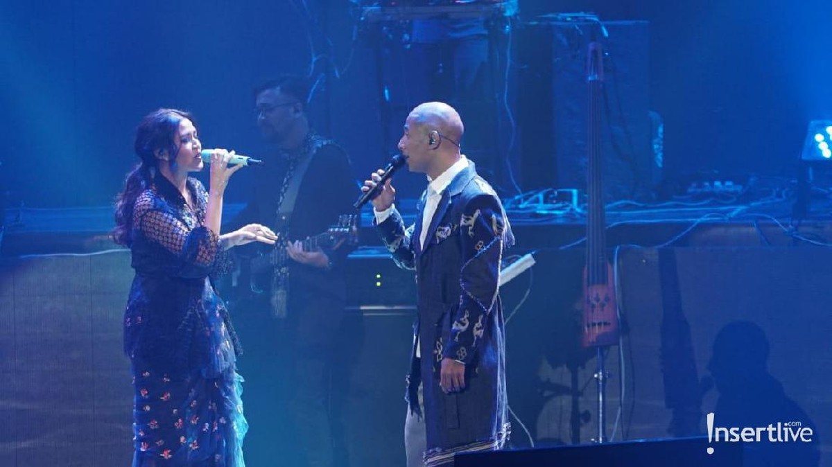 Kemeriahan konser Marcell Siahaan bertajuk Marcell Tujuh Belas yang digelar semalam Sabtu &lpar;18&sol;10&rpar; di Balai Sarbini&comma; Jakarta&period;