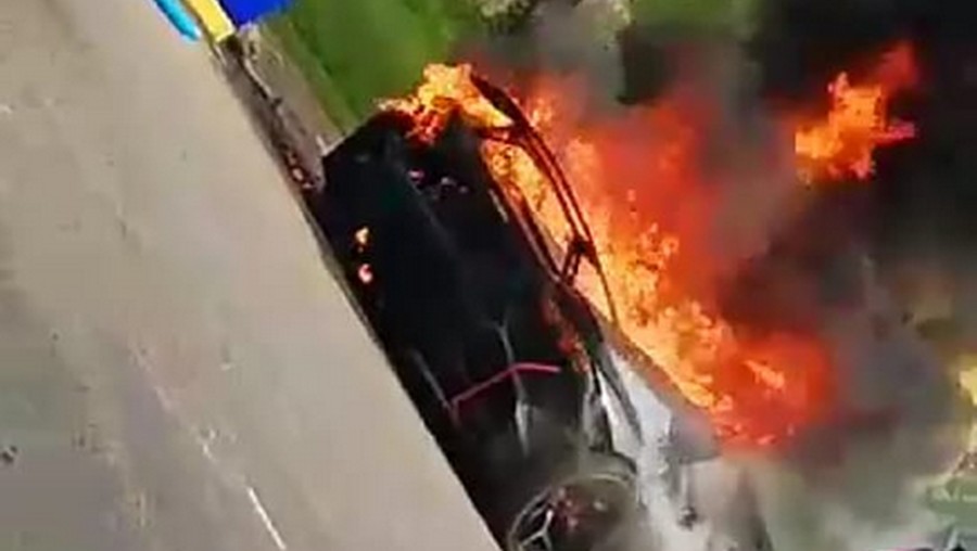 Mobil  Lamborghini  Raffi  Ahmad Terbakar  di Sentul Lihat 