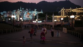 FOTO : Payung Hitam untuk Wisata Hong Kong