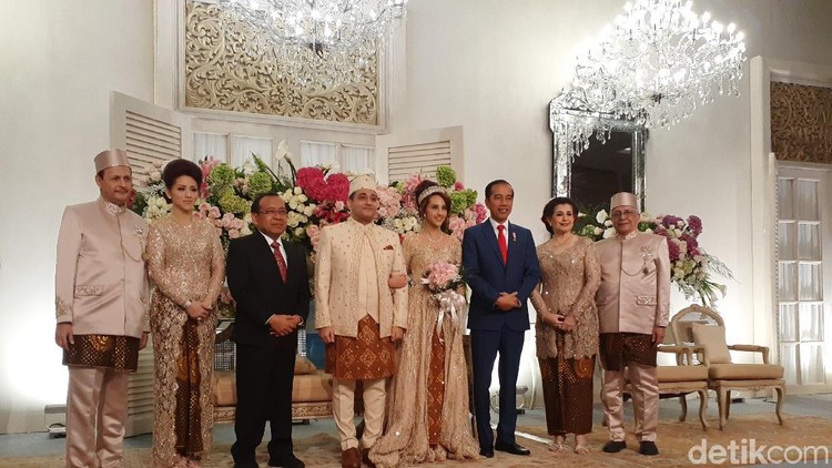 Resepsi pernikahan Tsamara Amany jadi tempat berkumpul pejabat dan tokoh nasional.