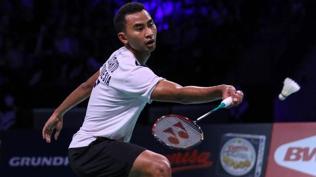 Hasil Denmark Open: Tommy Sugiarto ke Semifinal Tommy Sugiarto berhasil lolos ke semifinal Denmark Open usai Sameer Verma dari India mengundurkan diri setelah gim pertama berakhir.