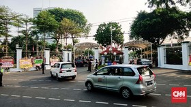 Barracuda dan Barisan Aparat Kawal Akses ke MPR/DPR