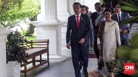 Gaya Ayu Iriana Jokowi Saat Pelantikan: Baju Kurung dan Batik