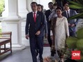 Gaya Ayu Iriana Jokowi Saat Pelantikan: Baju Kurung dan Batik