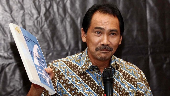 Rizal Malarangeng Hengkang dari Kursi Komisaris Perusahaan Jusuf Hamka Rizal Mallarangeng mengundurkan diri dari kursi komisaris independen PT Citra Marga Nusaphala Persada Tbk, emiten jalan tol yang terafiliasi dengan Jusuf Hamka.