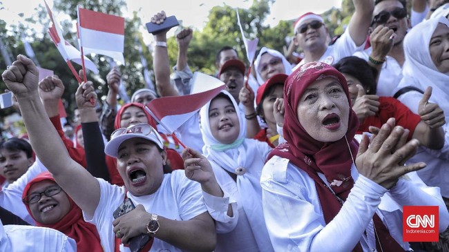 Sejumlah organisasi relawan Jokowi akan mengumumkan dukungan terhadap capres pada 2023. Aspirasi Jokowi 3 periode tak akan dibatasi.