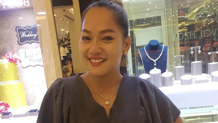 Jenny Cortez mengaku rumahnya berhantu, sang anak pun pernah diganggu, Bunda.