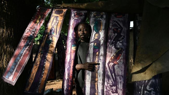 Dampak label 'zona merah' di Burkina Faso sangat brutal bagi bisnis lokal. Hotel-hotel kosong, objek wisata sepi dan toko-toko suvenir tutup.