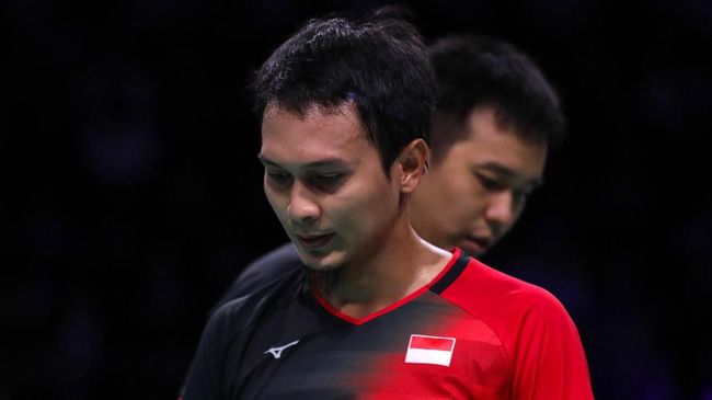 Mohammad Ahsan/Hendra Setiawan harus mengakui keunggulan pasangan China Taipei, Lee Yang/Wang Chi Lin di semifinal Toyota Thailand Open.