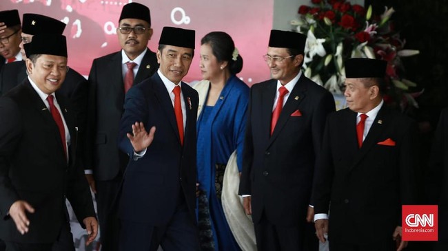 Saat menyampaikan sambutan sebelum pelantikan presiden-wapres 2019-2024, Ketua MPR Bamsoet memuji kehadiran Megawati dan SBY.