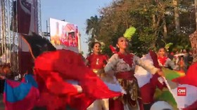 VIDEO: Lenggok Ratusan Penari Meriahkan Pesta Rakyat Jokowi