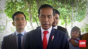 Jokowi Wanti-wanti Lukas Enembe: Hormati Panggilan KPK