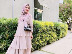 Gara-gara Absennya By Admin di Instagram Medina Zein