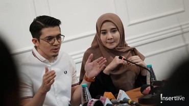 img-title Diperiksa 5 Jam, Bagaimana Status Hukum Irwansyah dan Zaskia