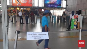 Rute KRL Dialihkan, Stasiun Tanah Abang Lengang