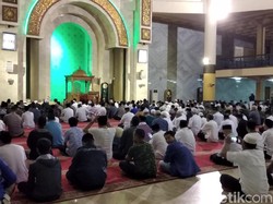 Banyak Penolakan, Kemenag Tunda Atur Teks Khotbah Jumat di Bandung