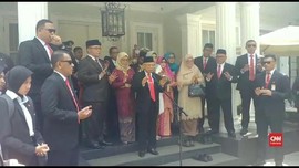 VIDEO: Ma'ruf Amin Rapal Doa Tolak Bala Jelang Pelantikan