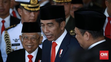 Omnibus law UU Ciptaker yang disahkan lewat Rapat Paripurna DPR pada sore 5 Oktober lalu akhirnya akan diserahkan ke tangan Presiden Jokowi hari ini.