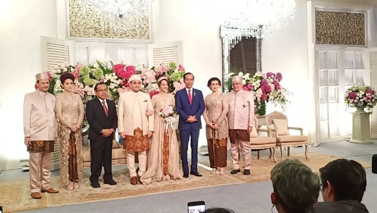 Politisi muda Tsamara Amany akhirnya resmi dipersunting Ismail Fajrie Alatas pada Sabtu (19/10).