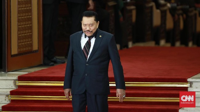A.M. Hendropriyono menilai ada kesalahan penempatan kursi menteri di Kabinet Jokowi. Dia pun mengusulkan harus ada tata kerja yang baku di dalam kabinet.