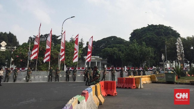 Pakar menilai kata viral yang diteriakkan pengendara moge yang dipukul Paspampres di sekitar Istana digunakan untuk menggalang dukungan di medsos.