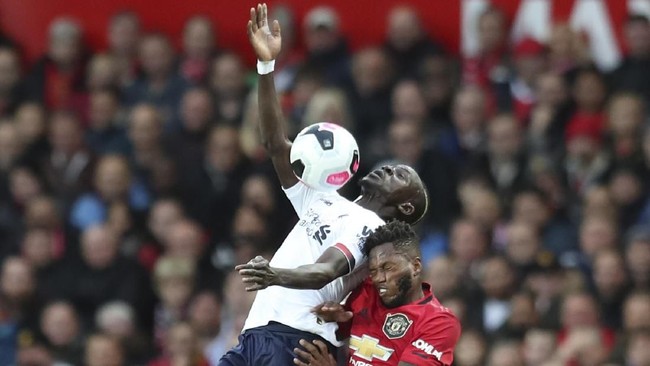 Manchester United bermain imbang 1-1 dengan Liverpool pada pekan kesembilan Liga Inggris di Stadion Old Trafford, Minggu (20/10).