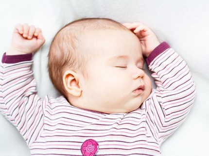 Nama Bayi Perempuan Islami Bermakna Pelindung dan Penolong