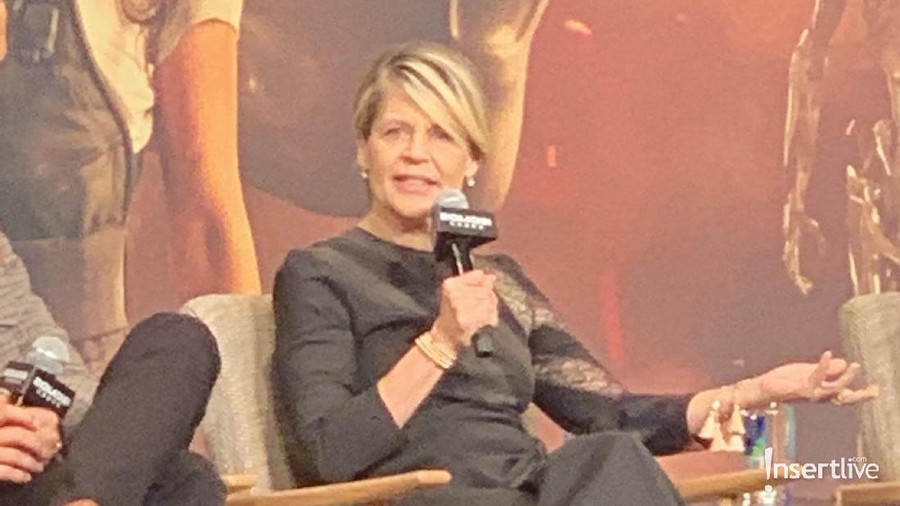 Linda Hamilton menceritakan rasa bahagianya dapat bekerja sama lagi dengan Arnold Schwarzenegger.