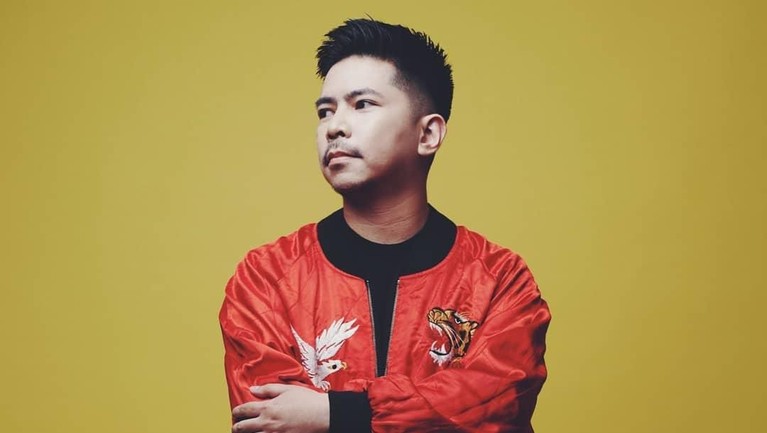 Lama tak terdengar kabarnya, Sheila Marcia kini sudah gandeng pacar baru.