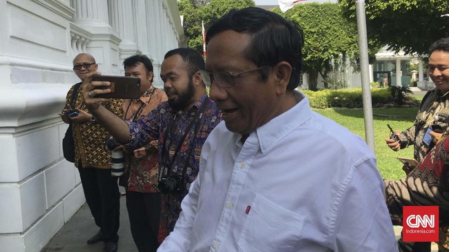 Menko Polhukam Mahfud MD menyebut pemerintah belum menerima resmi laporan peristiwa Painai, Papua dari Komnas HAM sehingga belum bisa dipelajari lebih detail.
