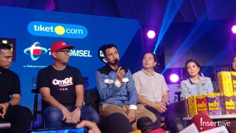 Raffi Ahmad memutuskan untuk pamit dari dunia hiburan karena alasan kesehatan. Berikut ini sejumlah foto penampilan Raffi sesaat memutuskan untuk pamit.