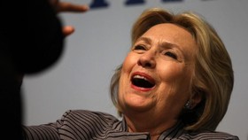 Hillary Clinton Sebut Rusuh Capitol Serangan Teroris Domestik
