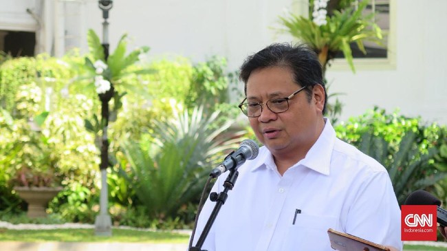 Pemerintah akan menggunakan Kartu Prakerja untuk meredakan gelombang PHK dari Indosat hingga Aice.