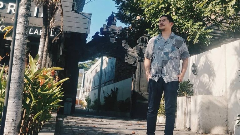 Ini Dia Sosok Pacar Baru Sheila Marcia Lama tak terdengar kabarnya, Sheila Marcia kini sudah gandeng pacar baru.