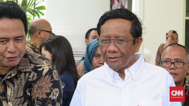 Komnas HAM berharap Mahfud MD mampu memperbaiki catatan buruk penyelesaian pelanggaran HAM berat oleh Jokowi di periode perdana.