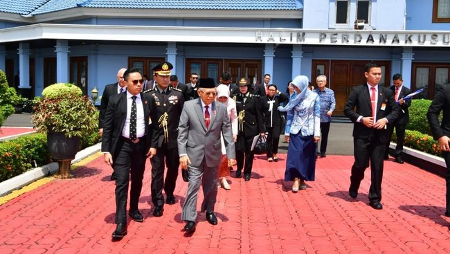 Wakil Presiden Ma'ruf Amin menuju Jepang untuk menghadiri acara penobatan Kaisar Naruhito, dia direncanakan kembali ke Indonesia pada Selasa malam (22/10)