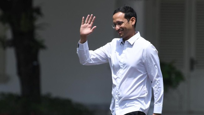 Nadiem Makarim ke Istana, Netizen Kaget Hingga Minta Promo Kedatangan CEO dan pendiri Gojek, Nadiem Makarim ke Istana Negara, Jakarta, pada Senin (21/10) memicu beragam reaksi dari netizen.