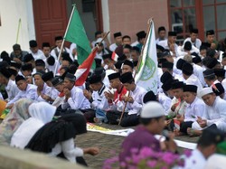 Teks Doa Hari Santri 2025 versi Panjang dan Pendek