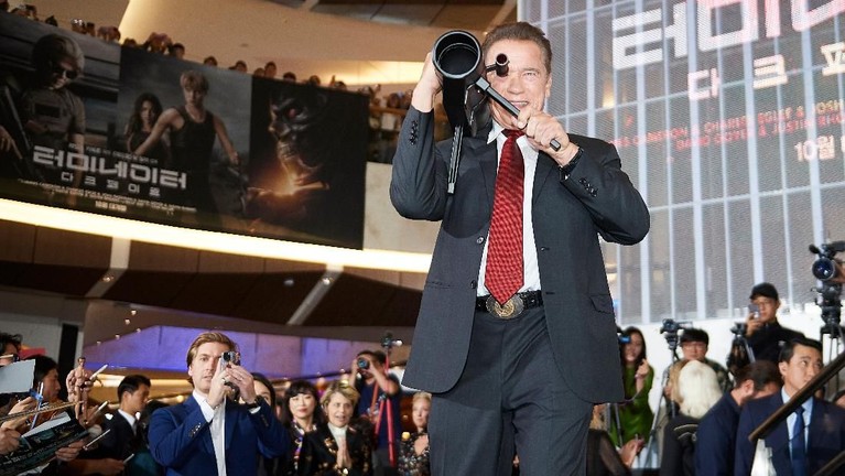 Momen Seru Bintang Film Terminator: Dark Fate di Karpet Merah Para pemain film Terminator: Dark Fate baru saja melangsungkan konferensi pers di Korea Selatan, Senin (21/10) kemarin. Mereka antusias melihat penggemarnya.