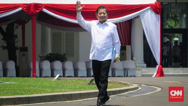 Presiden Jokowi menunjuk Suharso Monoarfa menjadi menteri perencanaan pembangunan nasional dalam Kabinet Indonesia Maju menggantikan Bambang Brodjonegoro.