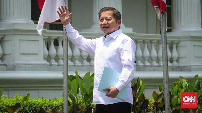 Suharso Manoarfa terpilih jadi Ketua Umum PPP. Sebelumnya ia adalah Plt ketum partai berlambang ka'bah itu, menggantikan Romahurmuziy yang terjerat korupsi.