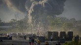 FOTO: Kebakaran Pipa Minyak Pertamina Tewaskan Operator Pipa Pertamina terbakar di Cimahi, Jawa Barat, Selasa (22/10), dekat proyek Kereta Cepat Indonesia China (KCIC) Jakarta-Bandung. Seorang operator tewas.