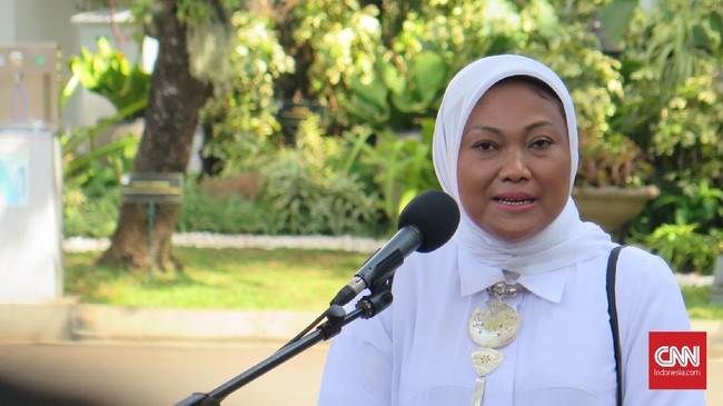 Menteri Ketenagakerjaan yang merupakan politikus PKB Ida Fauziyah enggan komenari capres Anies Baswedan yang mau mengkaji ulang Omnibus Law UU Ciptaker.