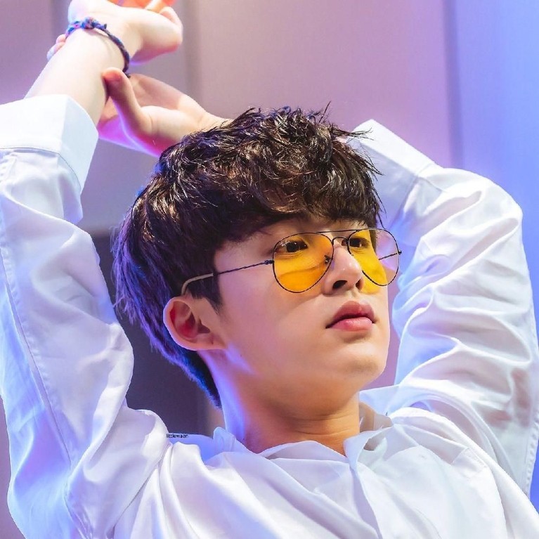 Melihat kembali potret tampan Kim Han Bin atau B.I eks iKON yang membuat penggemarnya semakin rindu.